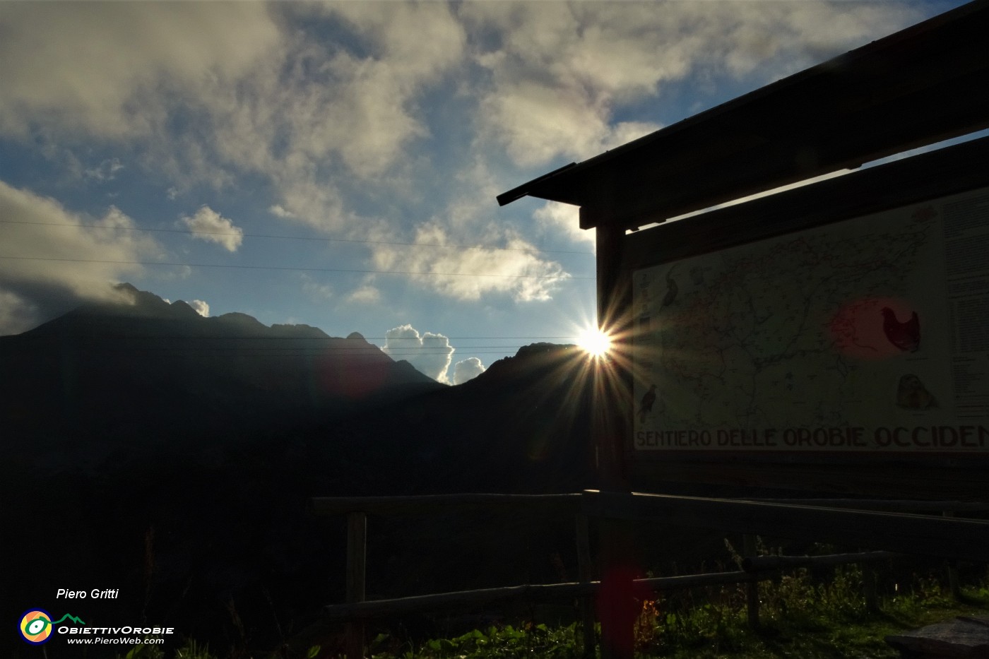 100 Ad anello concluso il sole tramonta.JPG
